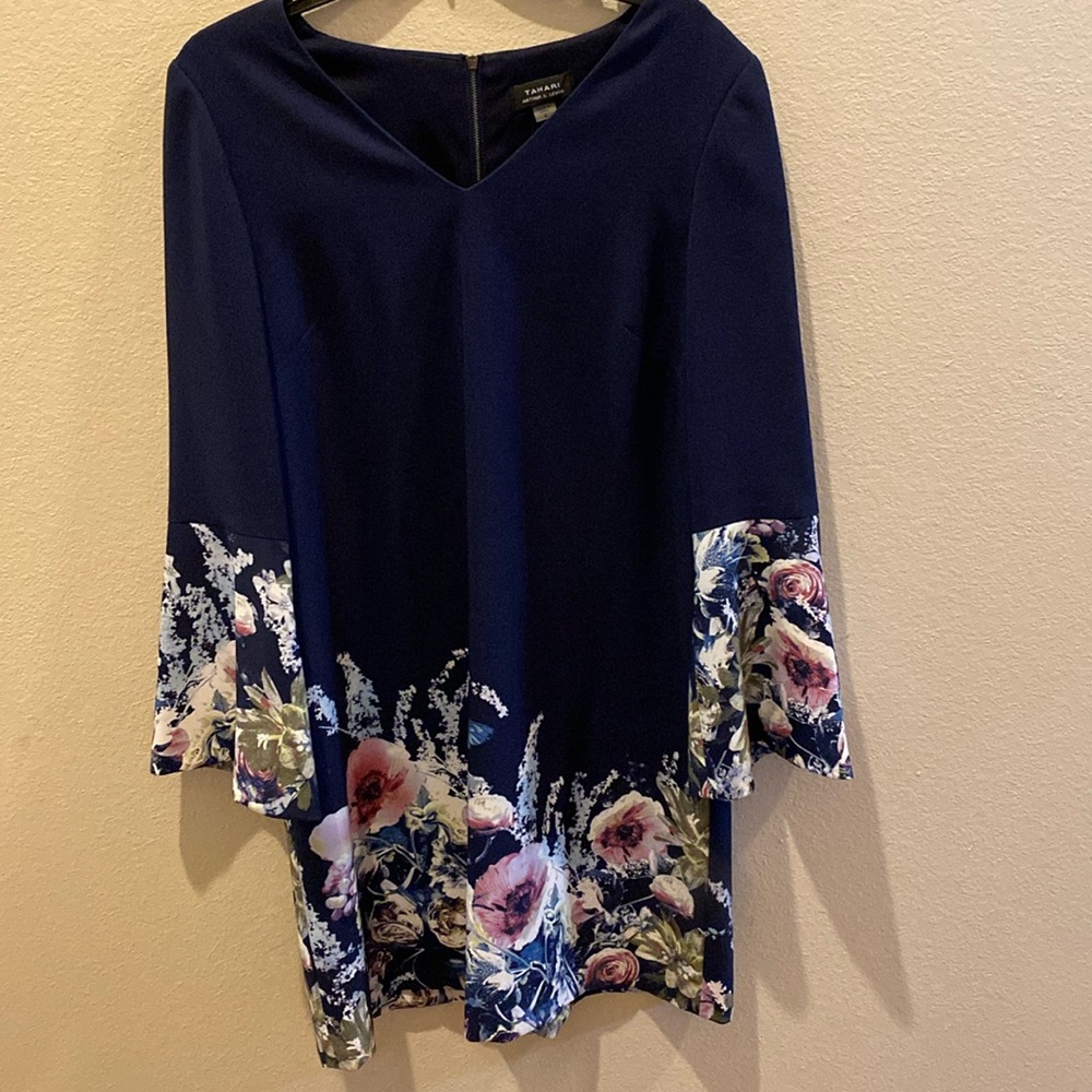 Tahari Navy dress - size 8